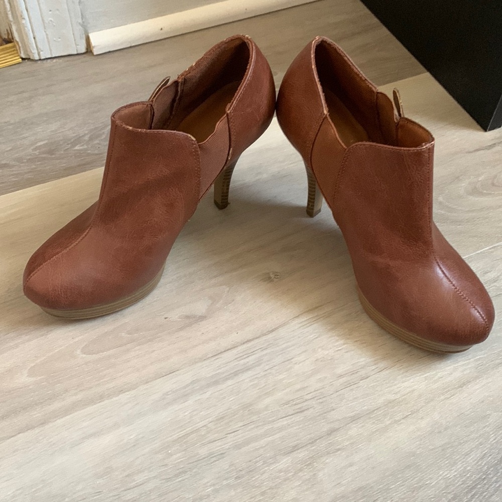 Brown booties 4ins